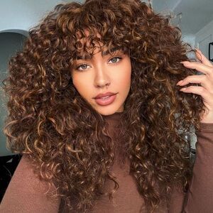 Curly Hair Female Wig Wavy Brown Wig Synthetic Long Curly Hair Wig.